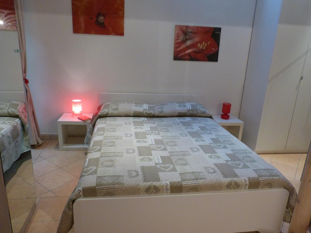 Apartamento Residenza Piazza San Francesco Bolonia Habitación foto