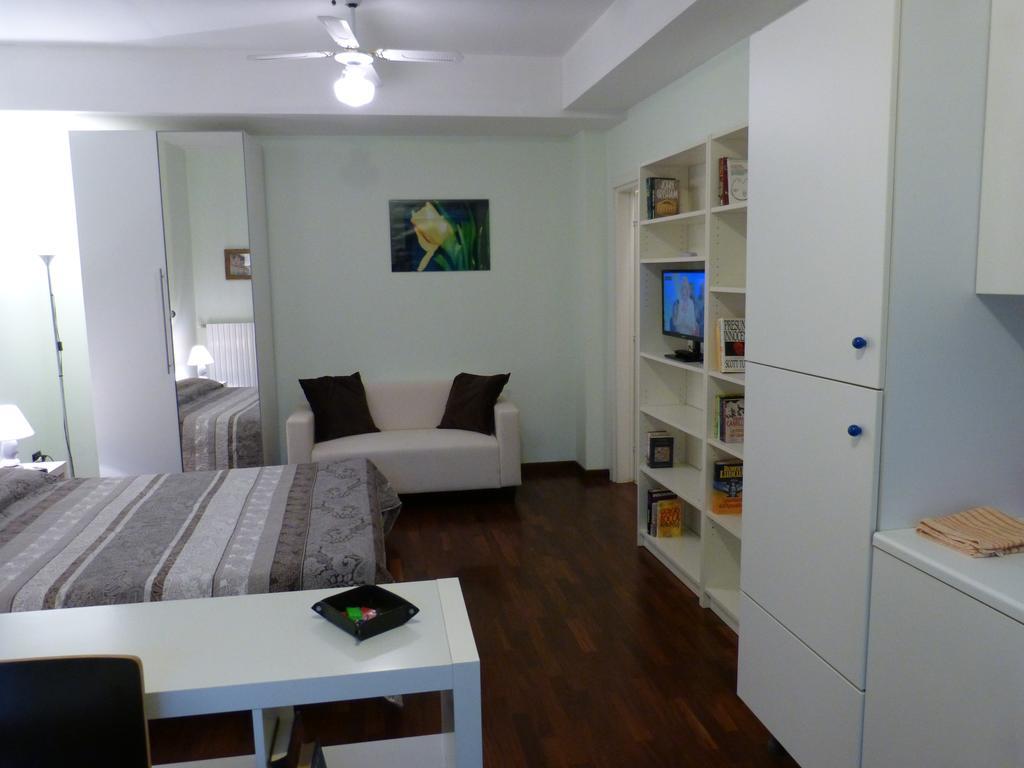 Apartamento Residenza Piazza San Francesco Bolonia Habitación foto